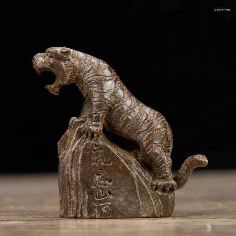 Decorative Figurines Good Quality Antique Chinese Bronze Hand Made Tiger On Stone Statue