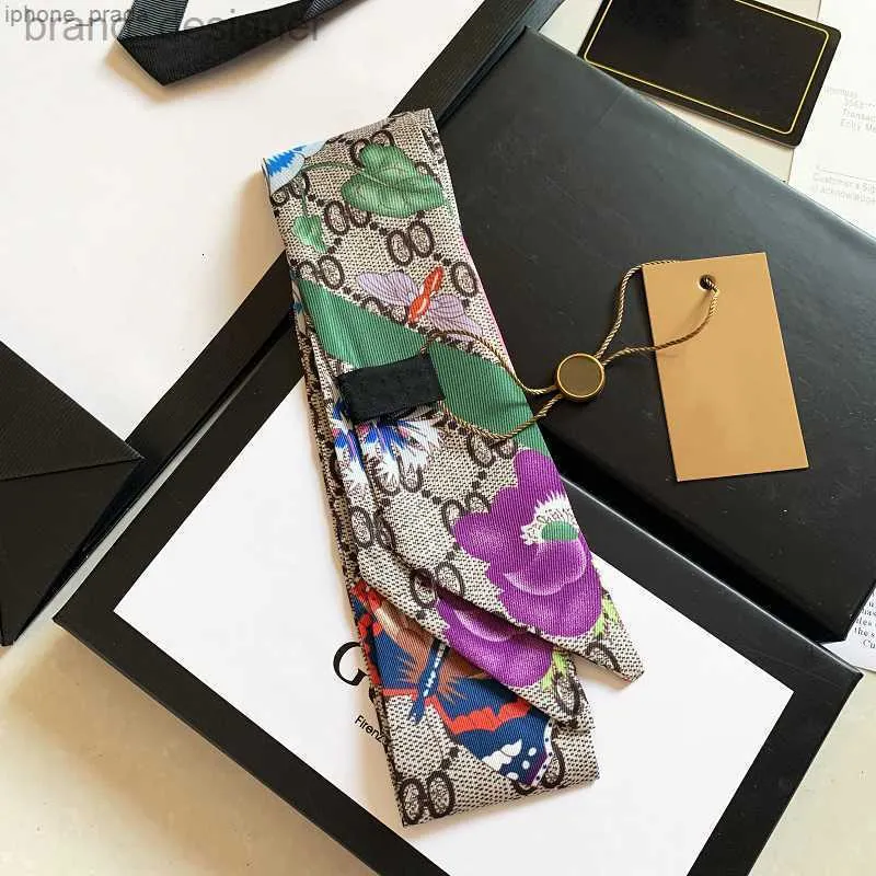 Ny designer Designad Womens Scarf Fashion Letter Copy Handbag Scarf Tie Hair Bundle 100% Silk Material Package Storlek 8*120