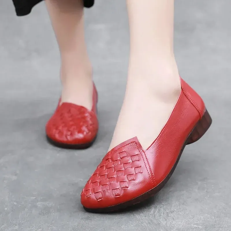 Flats 2023 Nowe buty Flats Buty Kobiety Lato Lato Standing Office buty damskie miękkie buty ślubne panie mokasyny balet baletowe czerwone