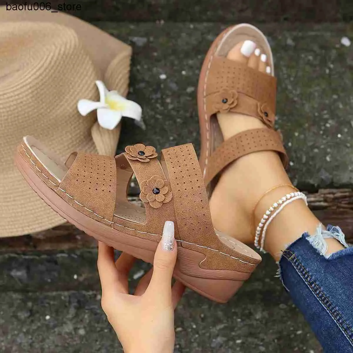 Slippers Summer Women Wedge Sandals Premium Open Open Toe Slippers Vintage Anti-Slip Leather Casual Platform Retro Retro Shoes Q240318