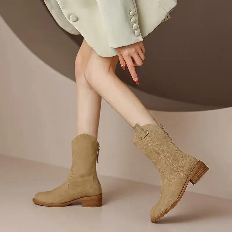 Boots Femmes Bottes pointues Toe Suede Chelsea Boots Autumn hiver 2023 Nouveau talon de coin Western Cowboy Boots Slipon Boots de la cheville