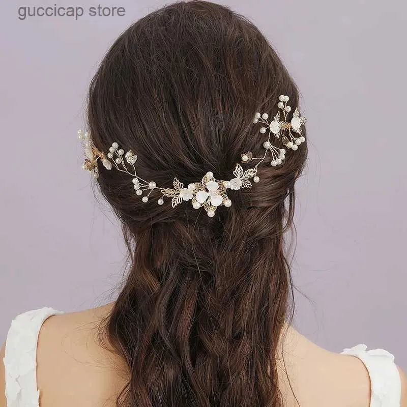 Tiaras Bridal Nekura Złota Kryształowy Knitle Fairband Insertion Comb Fashion Pearl Flower Prosty opaska do włosów Y240319