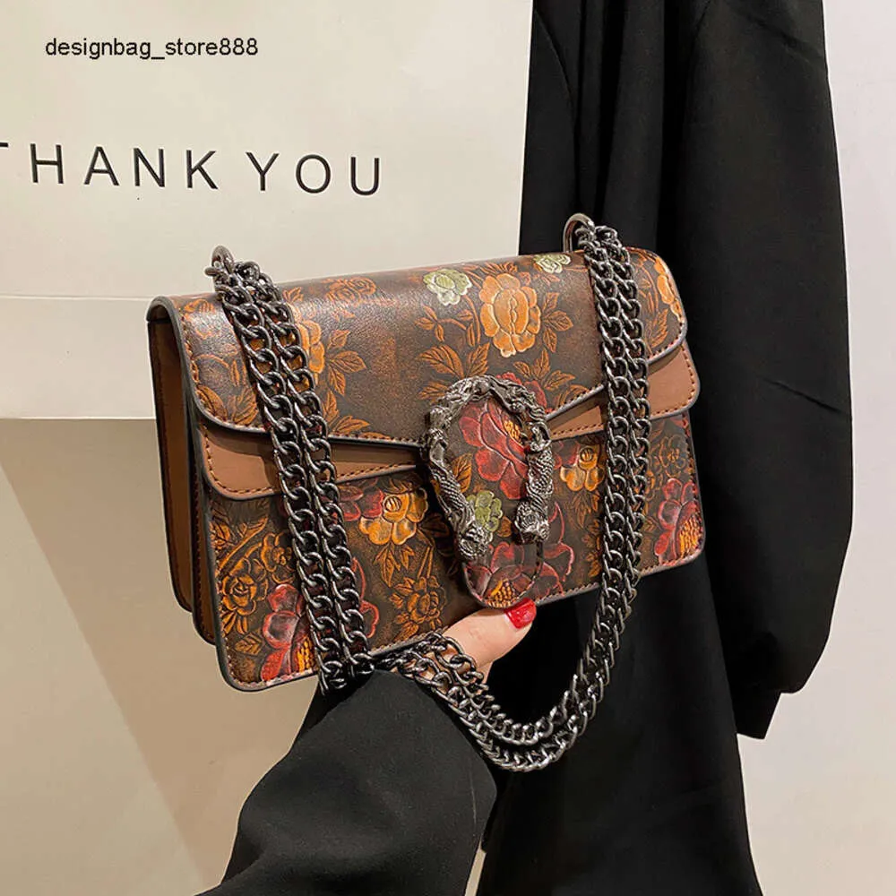 Borse transfrontaliere di marca di moda all'ingrosso Borsa da donna Nuova moda stampata a tre colori con catena a spalla singola a cavallo piccola quadrata