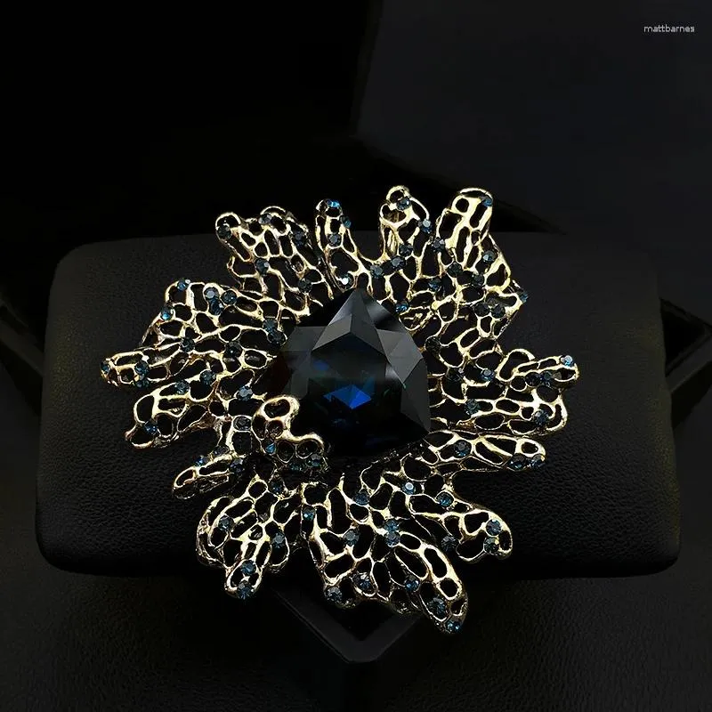 Broches 1850 Prachtige elegante blauwe broche Dames pakbadge Vintage luxe luxe Corsage jas Overjas Pin Accessoires Sieraden Geschenken