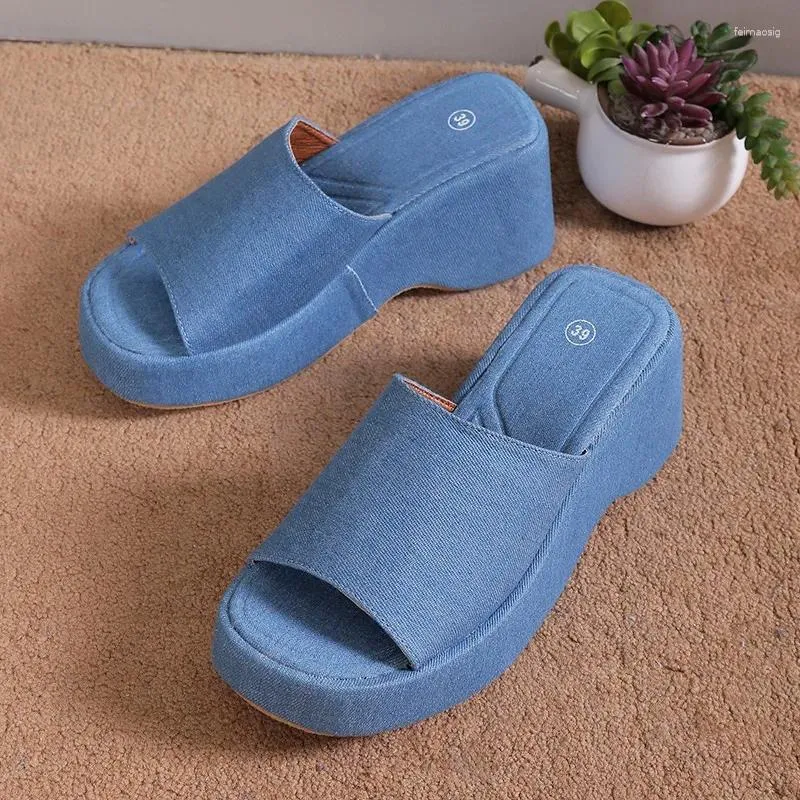 Sandalen Platform Vrouwen Slippers Zomer Vierkante Teen Merk Satijn Womensexy Hoge Hakken Schoenen Strand Slippers