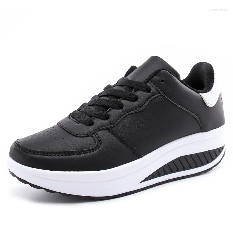 Casual skor kvinnor sneakers 2024 andningsbara vattentäta kilar plattform kvinna sneaker swing