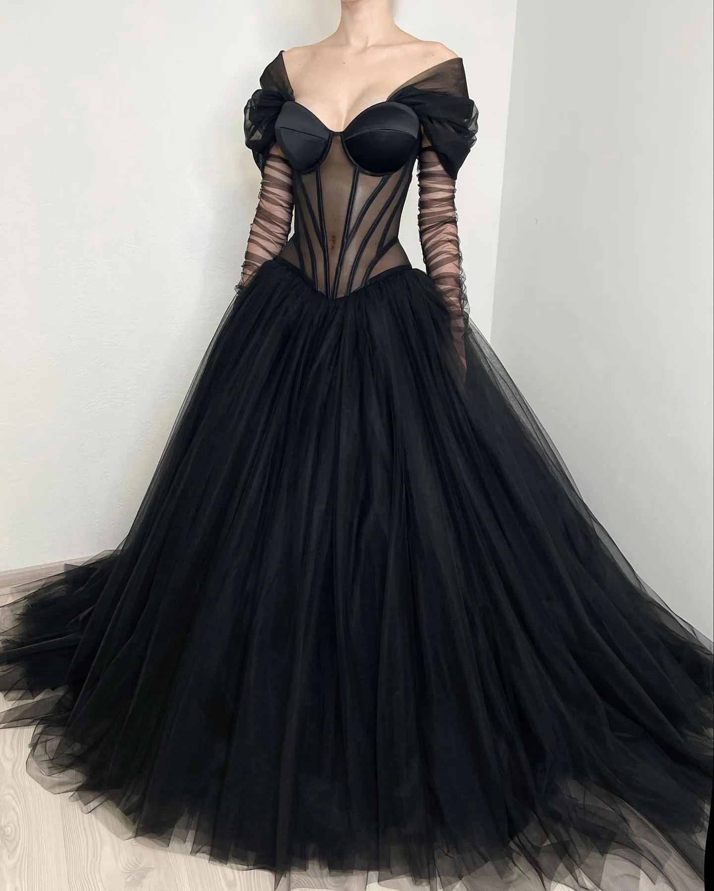 A-Line Black Wedding Dress with Bone Bodice and Tulle Sweep Train, 3/4 Long  Capped Sleeves, Sweetheart Neckline, Backless Design from Dhgate A-Line  Wedding Dresses - price 332.23