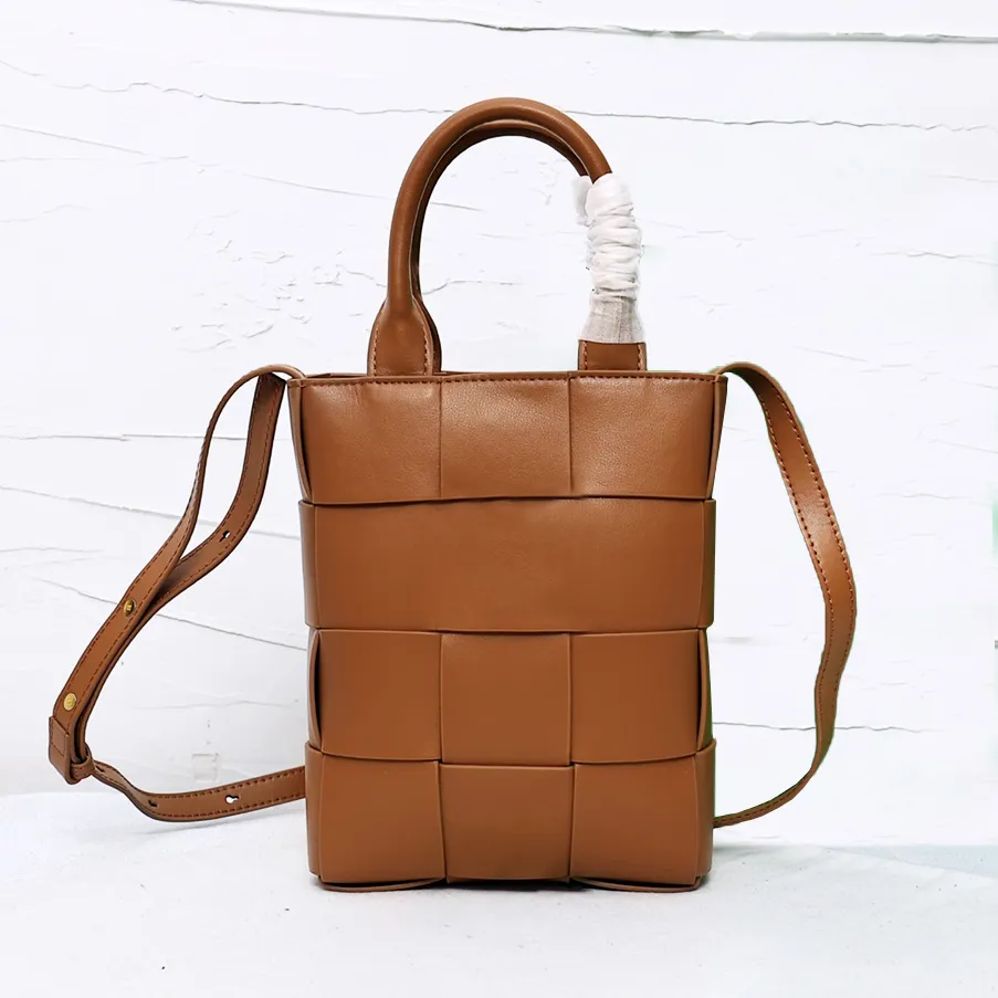 Designer mini axelväska tyga lyxhandväskor vävda vertikala tygväska mode kvinnor liten crossbody väska telefonväska plånbok real läder vävda mini handväskor