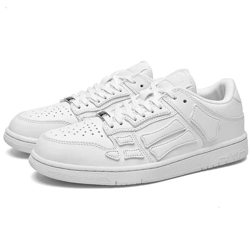 Zapatos de diseñador Hombres Pure High Internet Celebrity Bone Shoe Board Shoes Zapatos deportivos versátiles blancos USXK