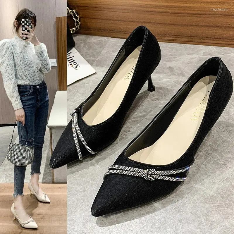 Robe chaussures femmes mode noir professionnel talons hauts 2024 pointu mince soirée style français simple