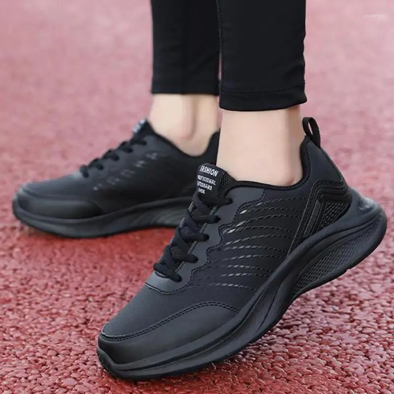 Chaussures décontractées imperméables en cuir noir, baskets antidérapantes pour femmes, athlétiques résistantes à l'usure, mode extérieur à lacets, marche, 2024