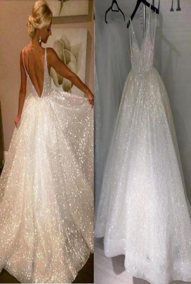 Işıltılı payet kumaş sırtsız düğün gelin elbiseler şeffaf kayışlar v boyun dantelli süpürme tren blingbling resepsiyon elbisesi pl4488192