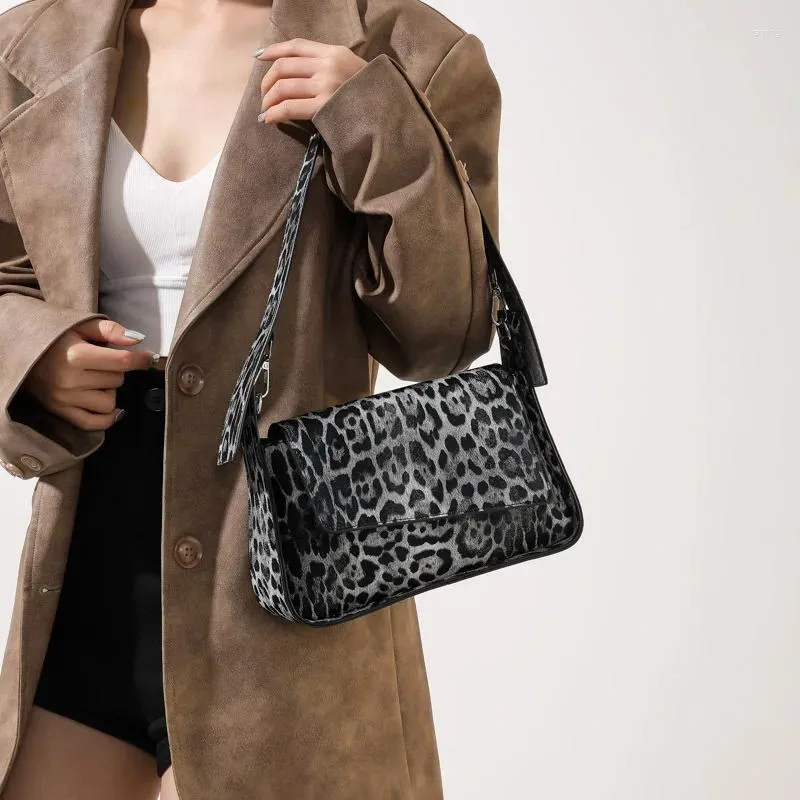 Сумки высокого качества, модные портативные женские сумки через плечо с леопардовым принтом, модные универсальные сумки через плечо 2024 для женщин