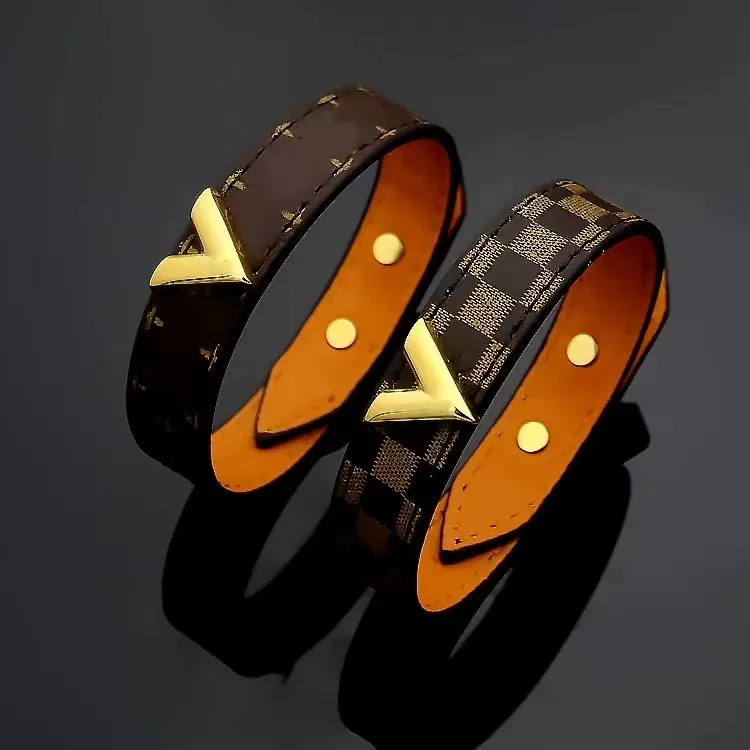 Klassiskt varumärkesarmband Designer Fashionabla högkvalitativa juvelerdesigner för kvinnor Luxury Charm Leather Armband