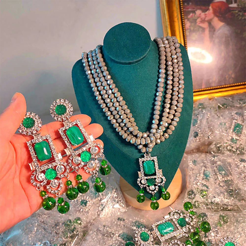 Vintage temperament glaserade överdrivna tofsar halsband örhängen för kvinnors flicka parti gåva smycken grossist