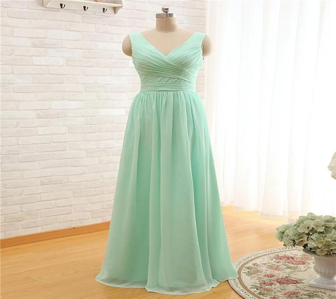 Mint Green Long Chiffon Bridesmaid Dress 2018 V الرقبة الرخيصة خط وصيفات الشرف مطوية تحت 1008560053