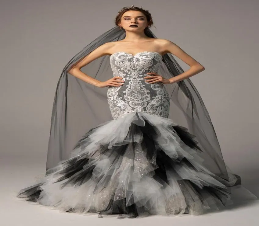 Schwarz-Weiß-Elfenbein-Meerjungfrau-Brautkleid, Gothic-Schatz-Rüschenrock, formelles Brautkleid mit Farbe nach Maß 7684528