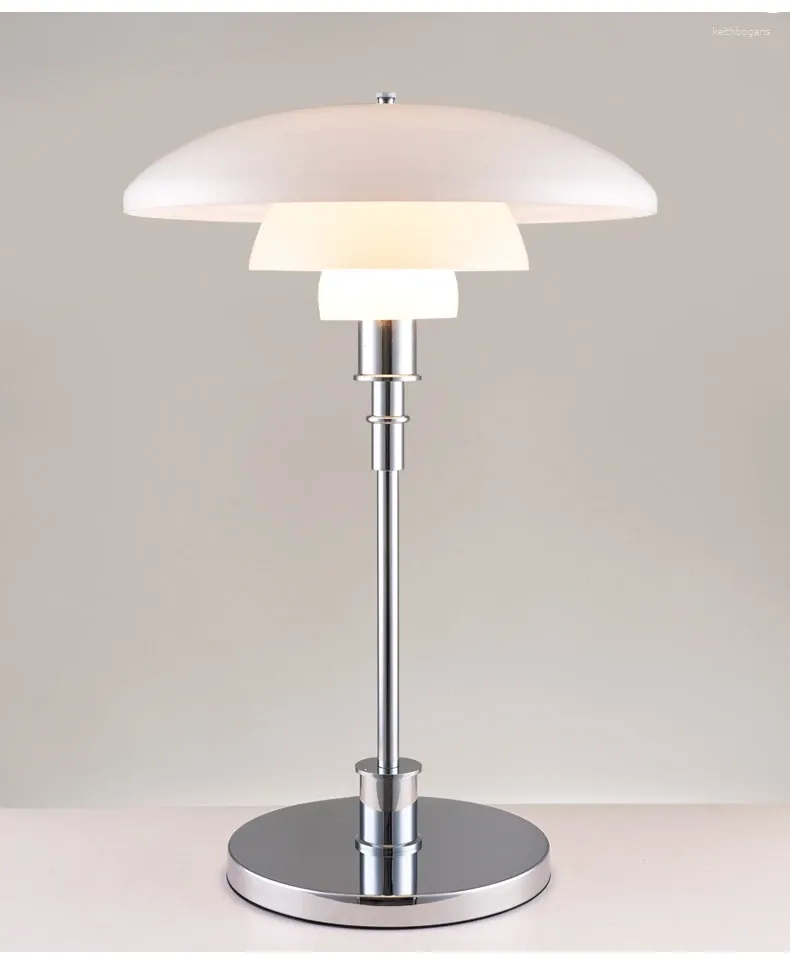 Tafellampen Europa Designer Lamp Led Vintage Wit Glazen Bureau Voor Woonkamer Slaapkamer Nachtlampje Nordic Decor