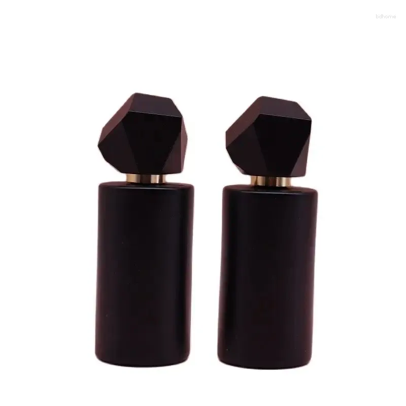 Storage Bottles 8Pcs Perfume Refillable Bottle 50ml Round Black Atomizer Vials Gold Screw Pump Cosmetic Packaging Glass Fragrance Spray