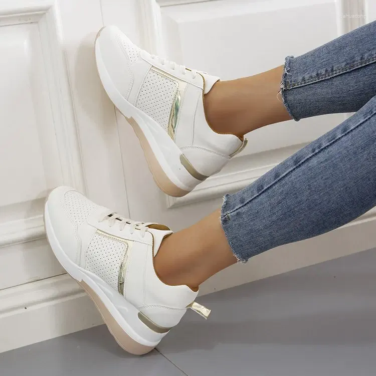 Casual Shoes Platform Women's Sport 2024 Fashion Lace Up Chunk Sneakers Bekväma lätta utomhuslöpning för kvinnor
