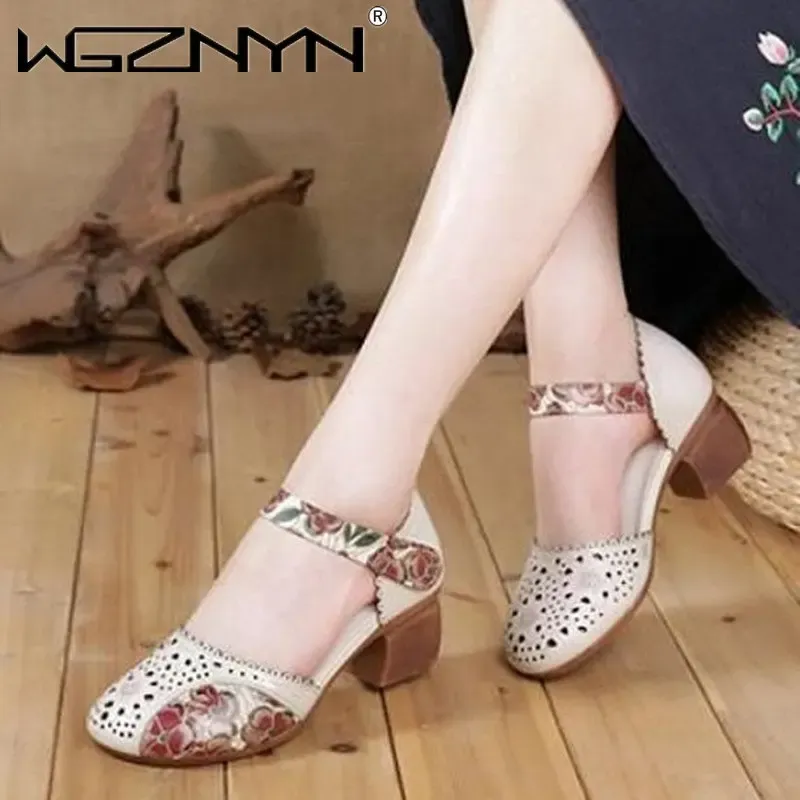 Sandals New Fashion Genuine Leather Hollow Shoes for Women Comfortable Middle Heel Floral Sandals Women Cool Beach Hollow Flowers Shoes