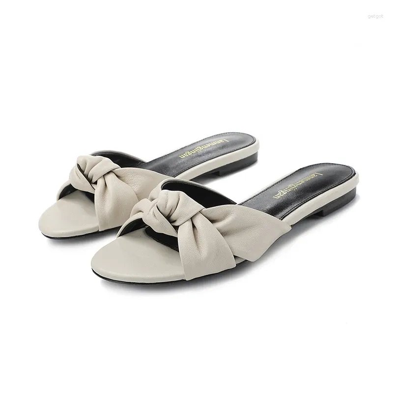 Slippers Holiday Leisure Comfortable Women's Shoes Flat Flip-flops Fashion Smooth Light Sandals Silk Slippers.