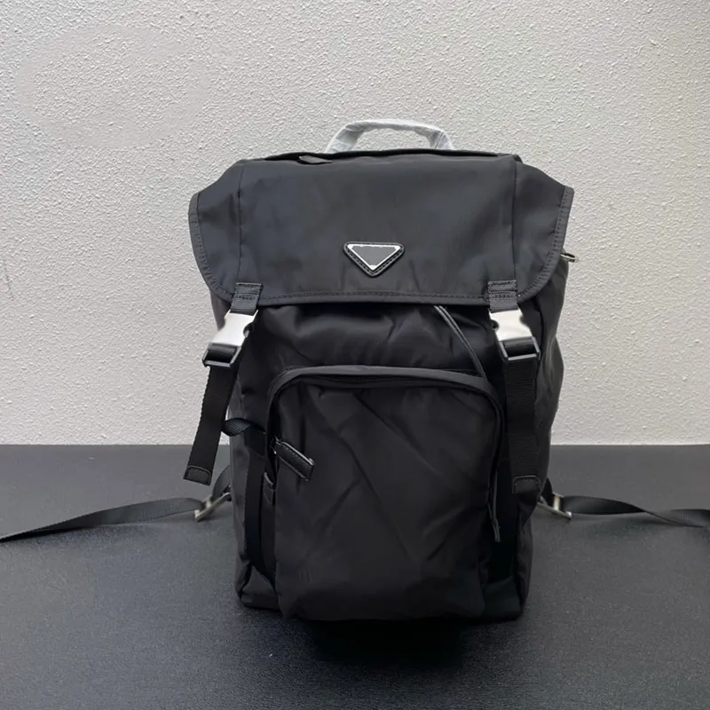 Zaino di design in nylon nero borsa da scuola per uomo e donna di moda Borse da viaggio portatili per esterni in tessuto impermeabile superiore Zaini da vacanza di grande capacità da 45 cm