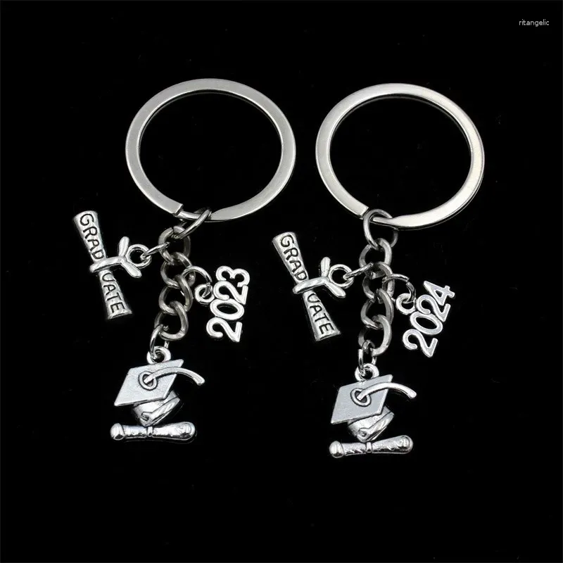 Keychains 2024/2024Graduation Ceremony Keychain Graduation Certificate Souvenir Bachelor Hat Class Badge Jewelry Gift