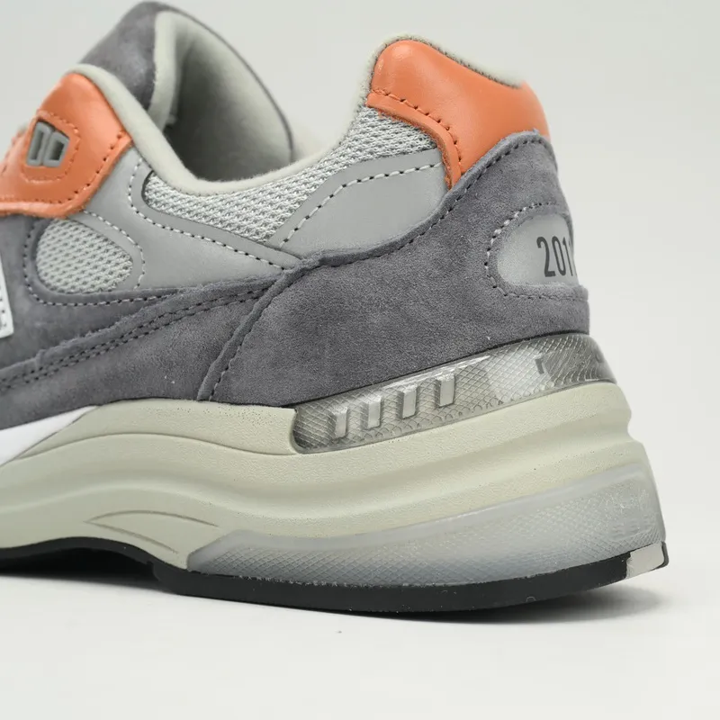 DHgate Designer Todd Snyder 992 Sneakers for Men and Women USA Made Leather Sneakers in Wheat Olive Black Blue White and Pastel Colors Sports Outdoors