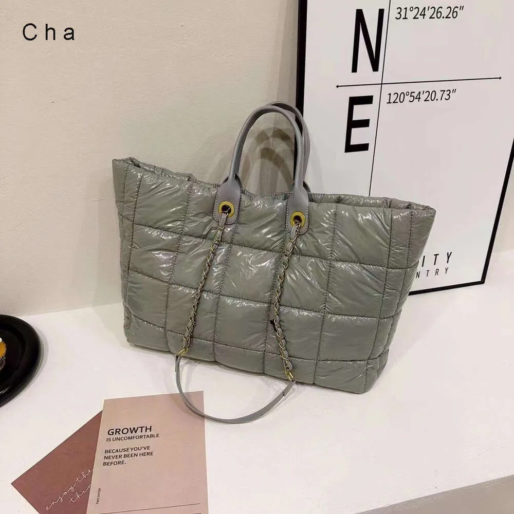 Borsa a tracolla portatile casual premium di alta qualità in cotone per le donne Nuova borsa a catena con catena di grande capacità per donna autunno e inverno alla moda versione coreana