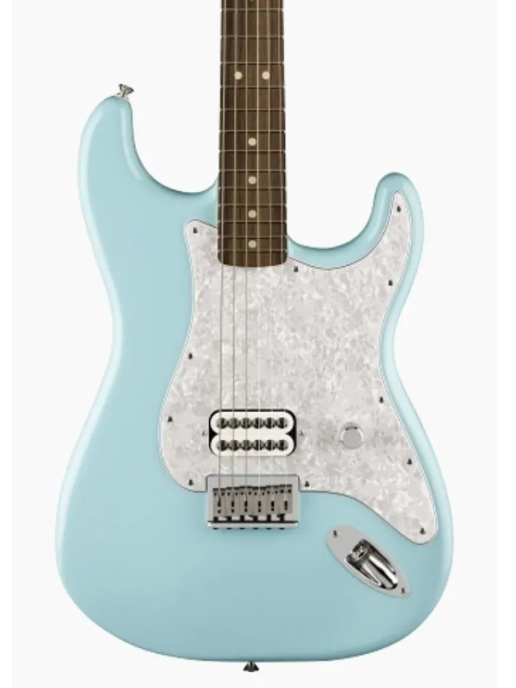 Chitarra Daphne Blue Color Tom Delong ST Chitarra elettrica, corpo solido, tastiera in palissandro, battipenna bianco ghiaccio, pickup H