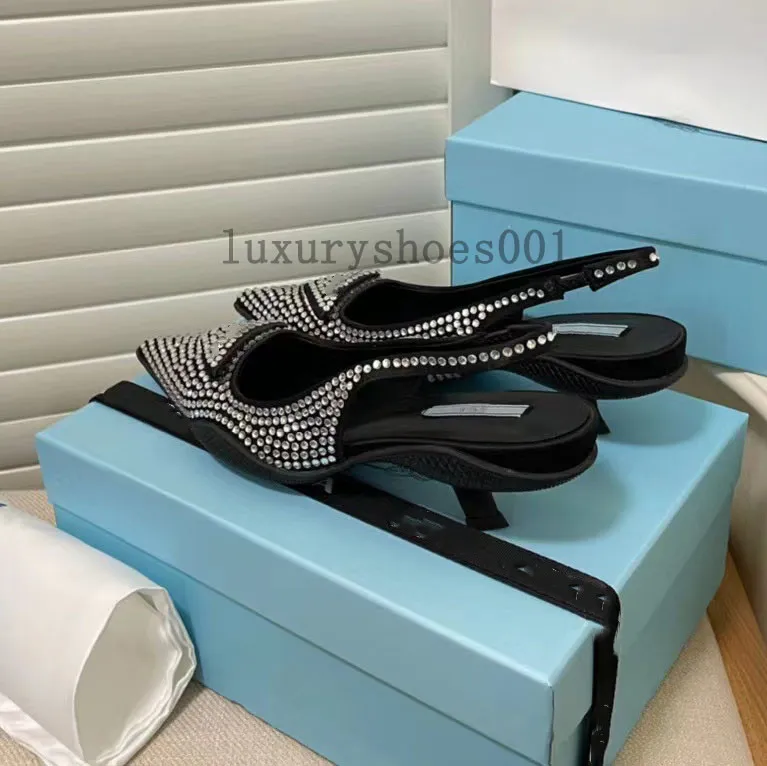 Marchi di lusso Scarpe eleganti sandali tacchi alti tacco basso Nero Décolleté slingback in pelle spazzolata pelli verniciate bianche nere 34-41 3.7 04