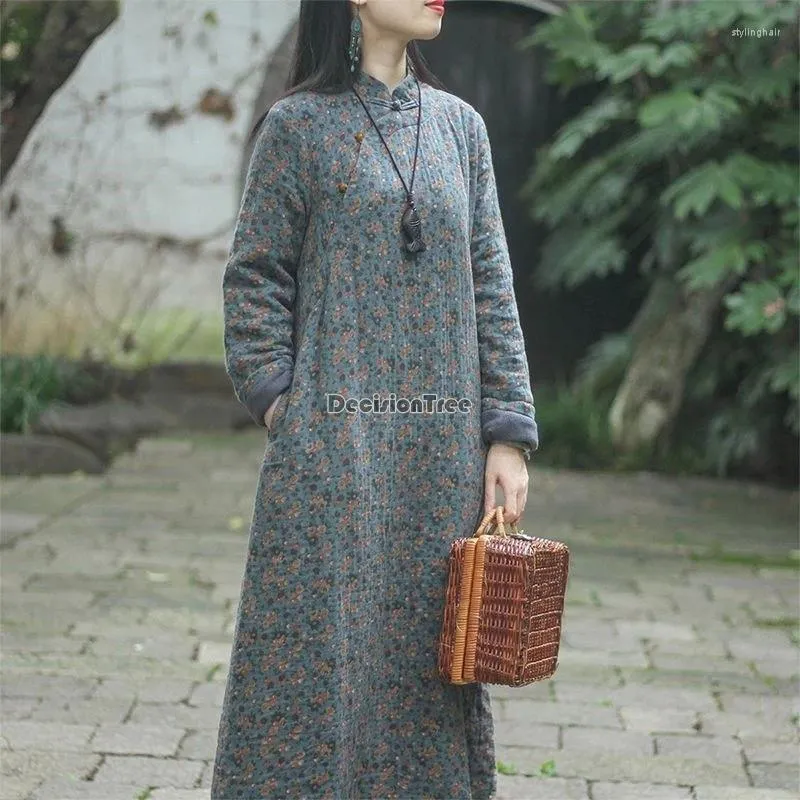 Ethnische Kleidung 2024 Chinesischer Winterrock Verdickte Baumwolle Leinen Cheongsam Retro-Stil Button Up Qipao Kleid für Damen Mittellanges Blumenmuster