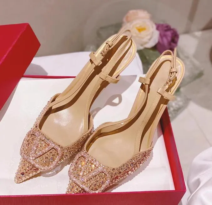 Designer champagne sandaler kristaller pumpar skor kvinnor höga klackar öppnar tillbaka stilett heeled damer bröllop sexig fest läder sula med