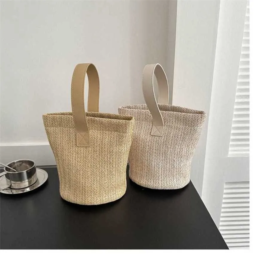 Bolsos de hombro elegantes Bolsos de diseñador pequeños de verano Tote Mujer Chica Hierba Tejida Cubo Vacaciones Playa Bolsa de compras de mano 240311