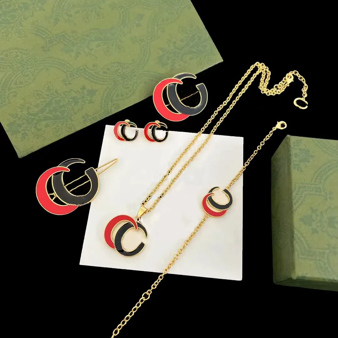 Luksusowe projektant biżuterii mody biżuterii damskie naszyjniki bransoletki do włosów klipsy kolczyki broszki biżuterii z pudełkiem