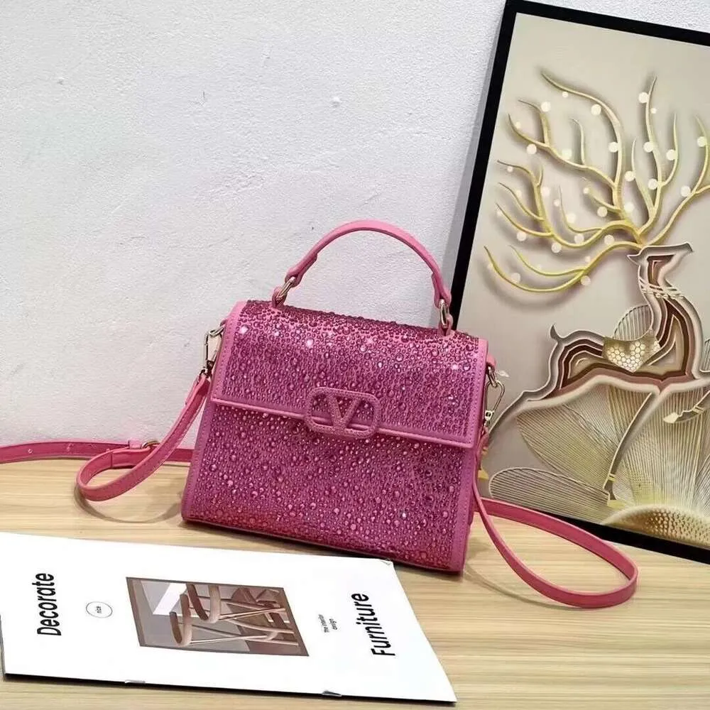 Negozio di borse di design all'ingrosso al dettaglio Nuova mini borsa calda con diamanti Borsa a tracolla e alla moda con catena piccola