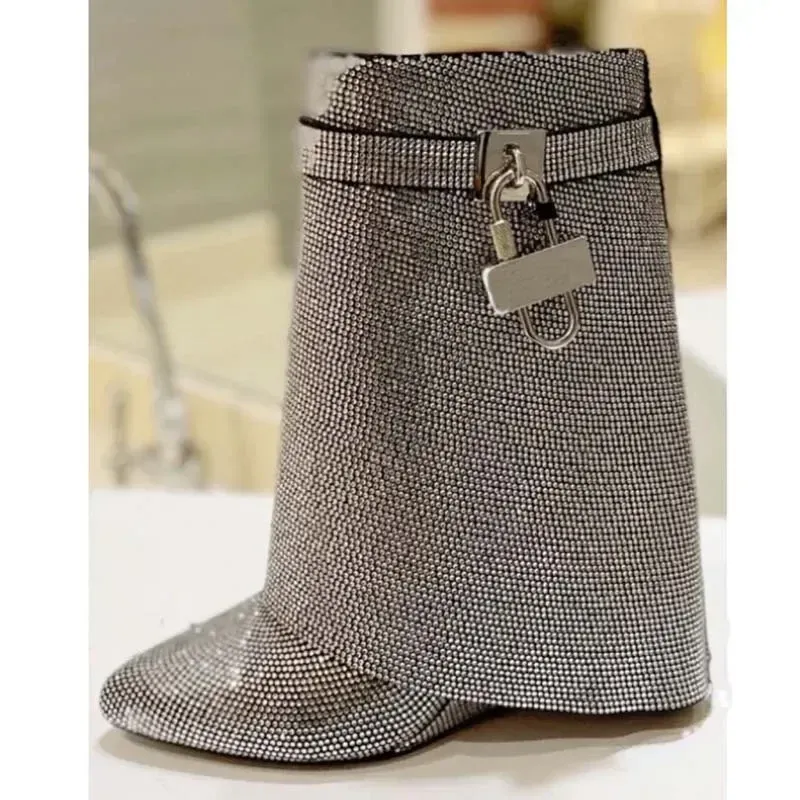 Boots Conception de cadenas en strass en milieu médian Boots Bottes d'hiver féminine Nouvelle orteil rond Talage talon Silver Motorcycle Boots Taille 3443