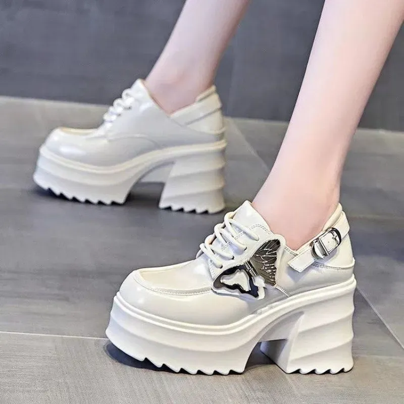 Pompes 2023 Nouvelle chaussure uniforme petite chaussure en cuir femelle britannique fille japonaise sauvage noir rétro mary jane chaussures de plate-forme lolita