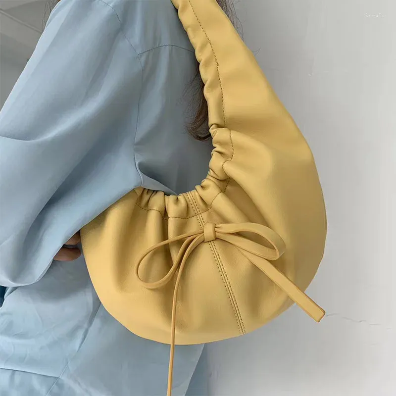 TOTES yaz kadın çanta 2024 yumuşak tote çanta moda bayanlar omuz çantaları katı pu deri parti çanta bulutları koltuk altı sarı