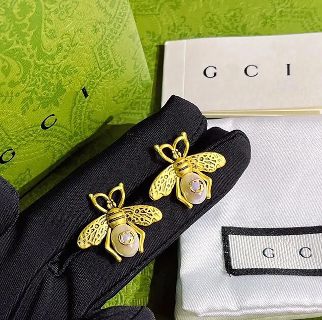 Orecchini a perno in stile vintage classico con ciondolo a forma di ape, orecchini placcati in oro a molla, gioielli per regali di coppia di alta qualità