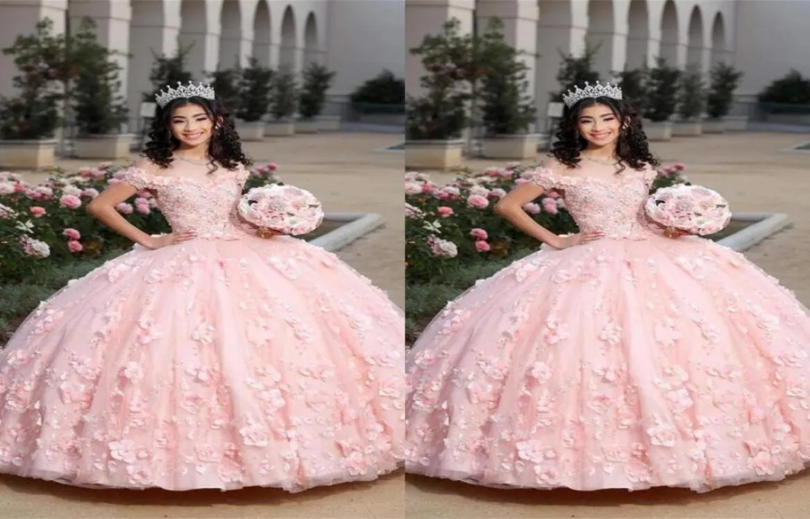 2022 Abiti Quinceanera rosa chiaro modesti con fiori 3D Applicazioni floreali con perline sulla spalla Abito dolce 16 Abito da ballo Puffy9273191