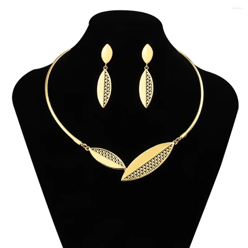 Halsbandörhängen Set African Armband med Leaf Shape Design Women's Evening Dress Accessories Commemorative Gift