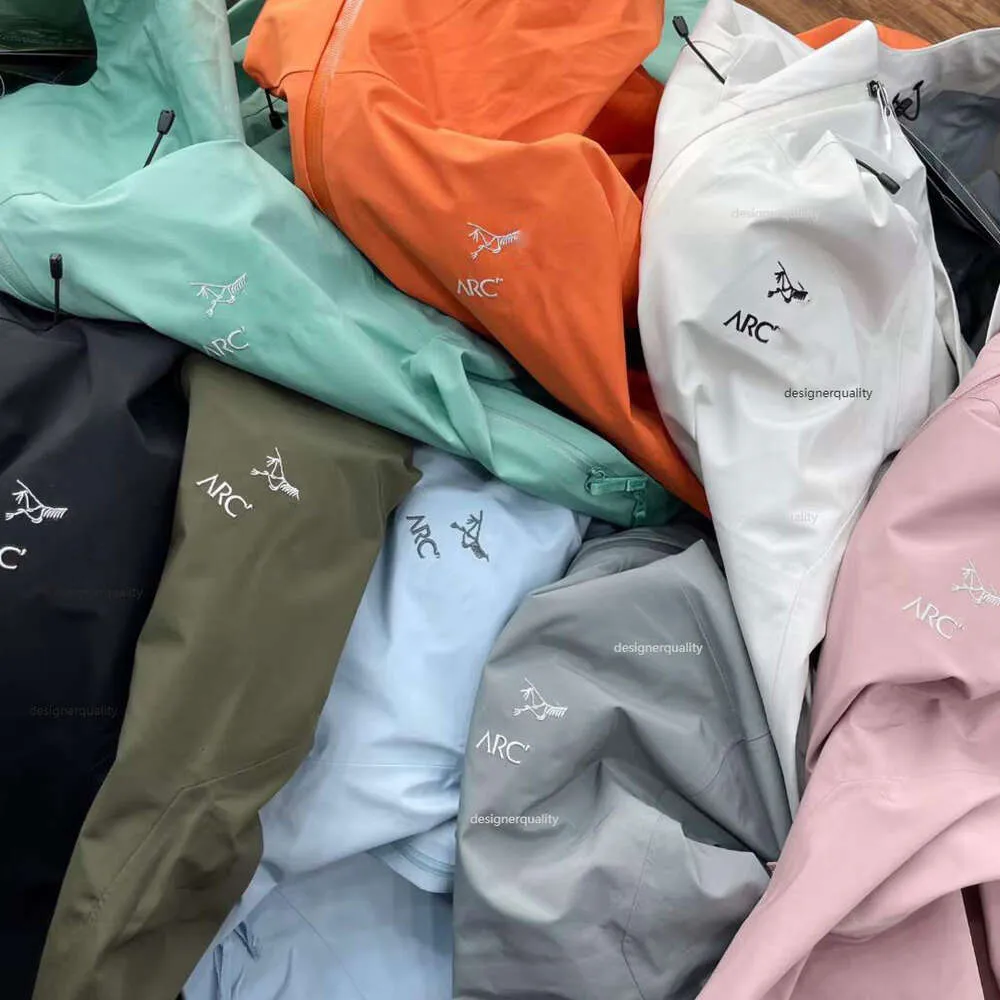 DHgate.com:Waterproof Embroidered Tech Jacket - Mens