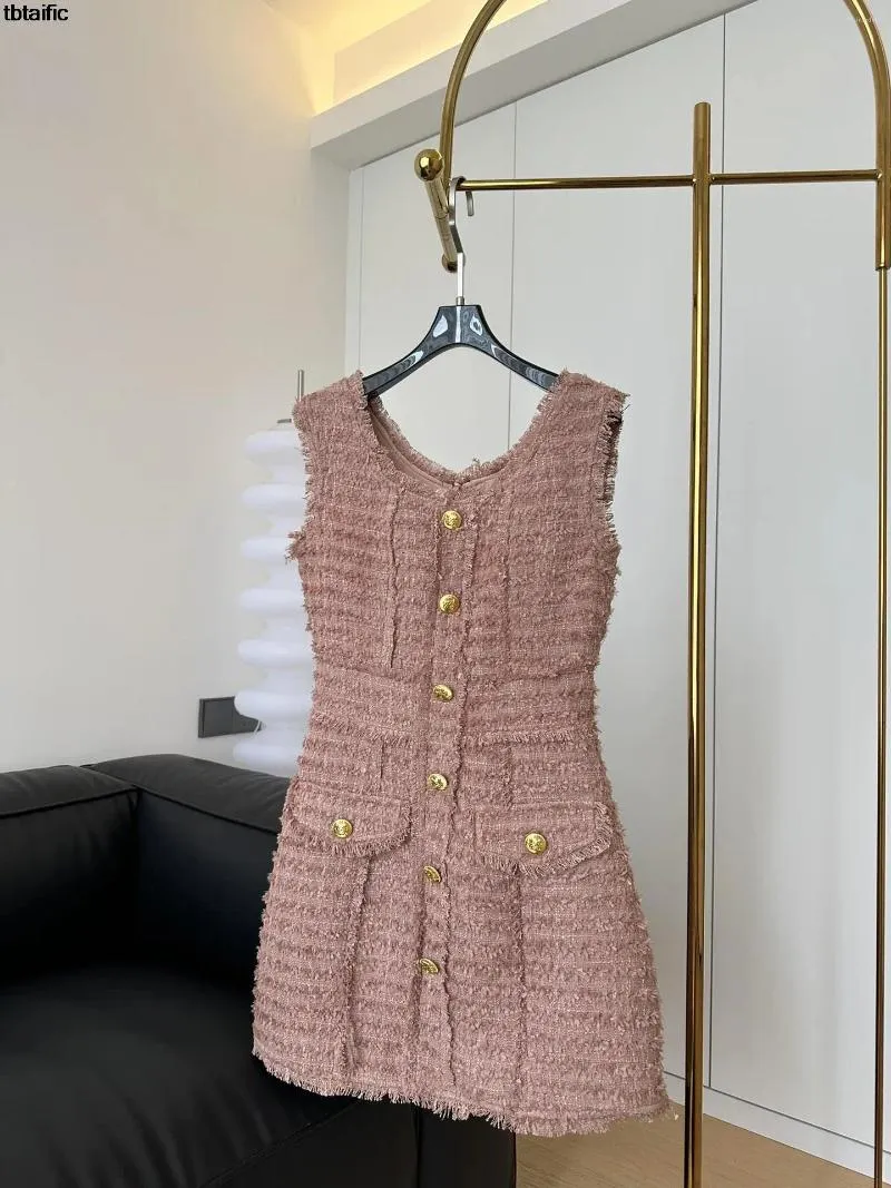 Lässige Kleider Designer Strickkleid Kleidung Frauen 2024 Herbst und Winter Rose Rosa Dicke Blume Elegante Damen Mini Mode