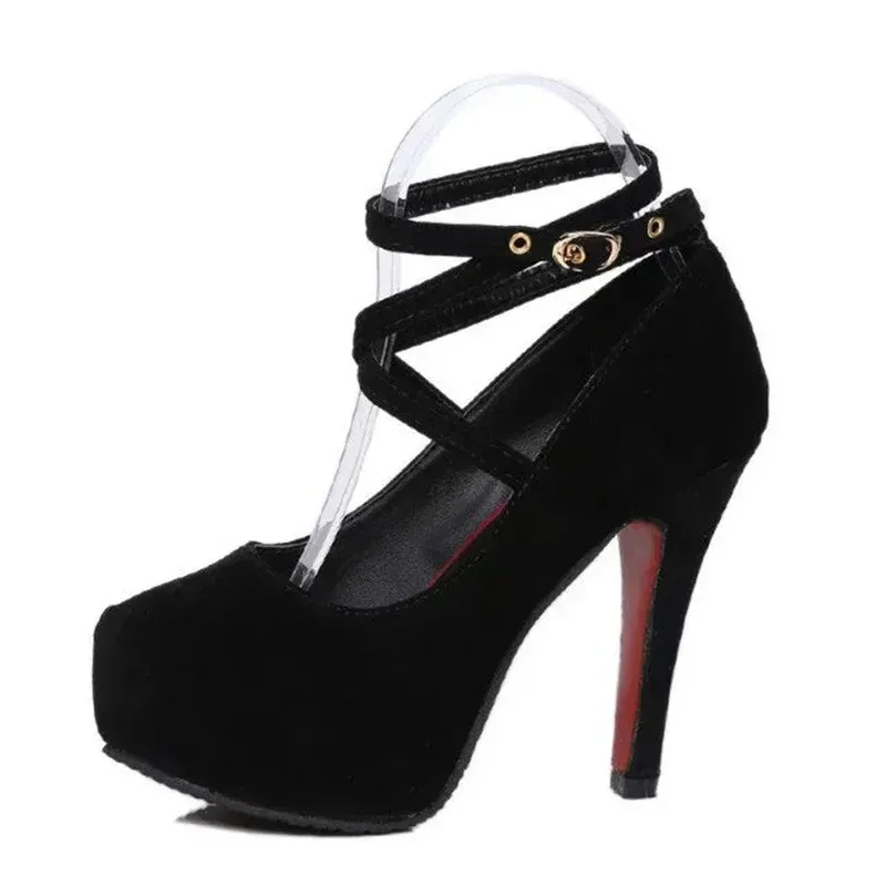 Pumpy Czerwony czarny czarny obcas na sztyletce damskie sukienki mody 2022 Damskie imprezowe sandały sandały damskie butę scyn