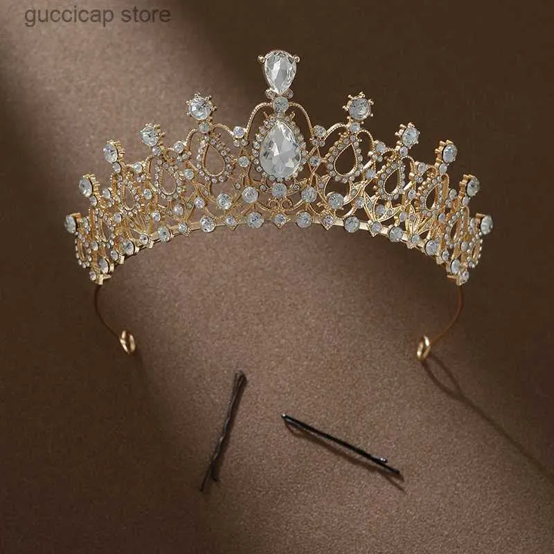 Tiaras Icazo Bridal Wedding Small and Classic Crown Artificial Crystal Lämplig för festhelgens huvudbonium Y240319