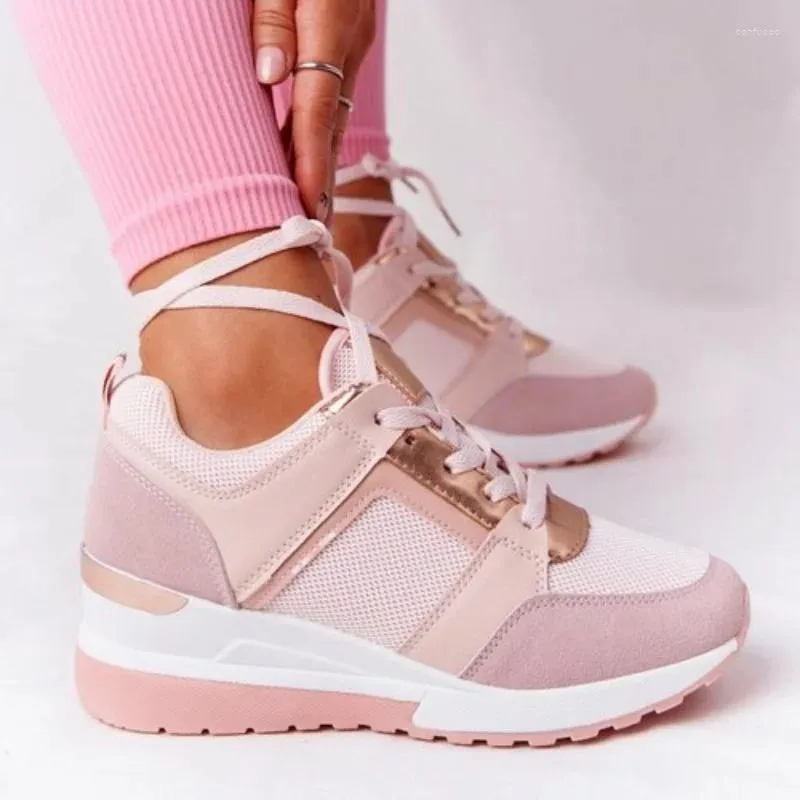 Casual Buty Women Winges Sneakers koronkowe oddychające sport dla platformy żeńskie obuwie panie wulkanizowane