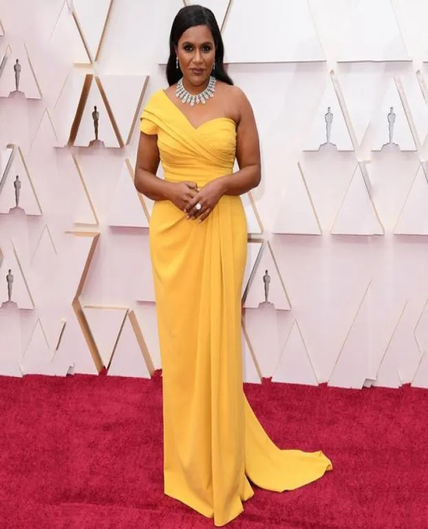 2020 Chiffon Yellow Oscars raka kändisklänningar en axel långa prom klänningar veck röda mattor klänningar anpassa kväll gow1300986