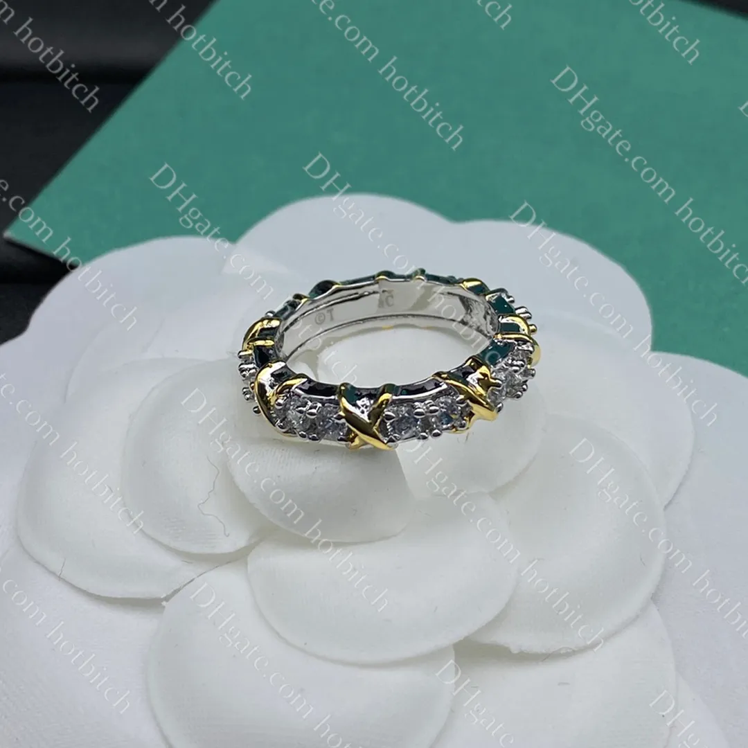 Luxus-Designer-Diamantring für Damen, personalisierter Kreuzring, hochwertige Verlobungsringe für Damen, Schmuck, Jahrestagsgeschenk mit Box